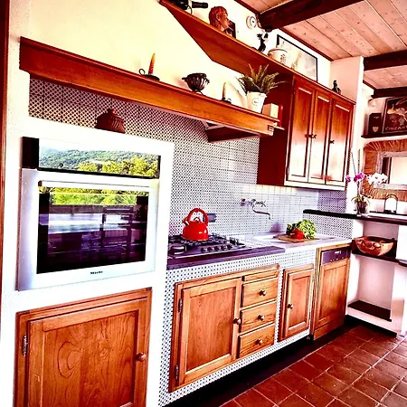 Dom wakacyjny La - Cozy House With Parking, Wifi, Box And Air Conditioning Rapallo